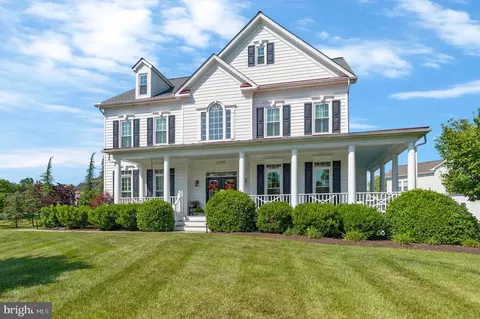 43801 Paramount Pl, Chantilly, VA 20152 photo 2