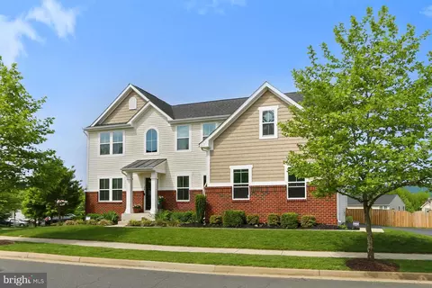 84 Eisentown Dr, Lovettsville, VA 20180