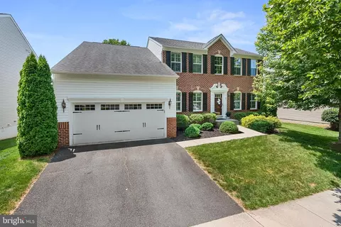 21 Black Forest Ln, Lovettsville, VA 20180