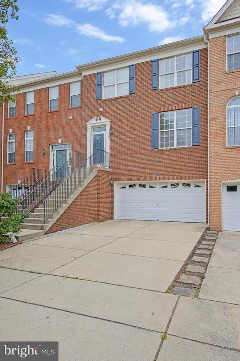 25534 Crossfield Dr, Chantilly, VA 20152