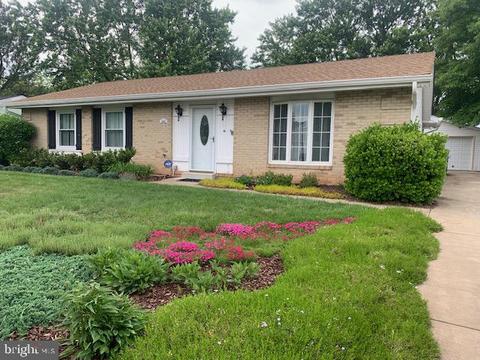 905 N Amelia St, Sterling, VA 20164