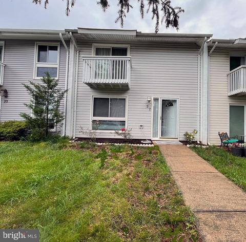 22 Howard Pl, Sterling, VA 20164