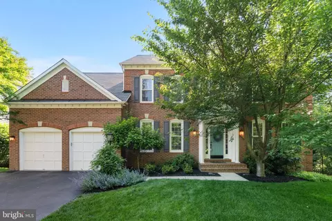 26039 Glasgow Dr, Chantilly, VA 20152