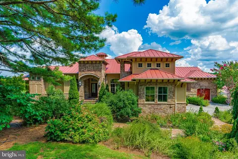 38780 Chelten Ln, Middleburg, VA 20117