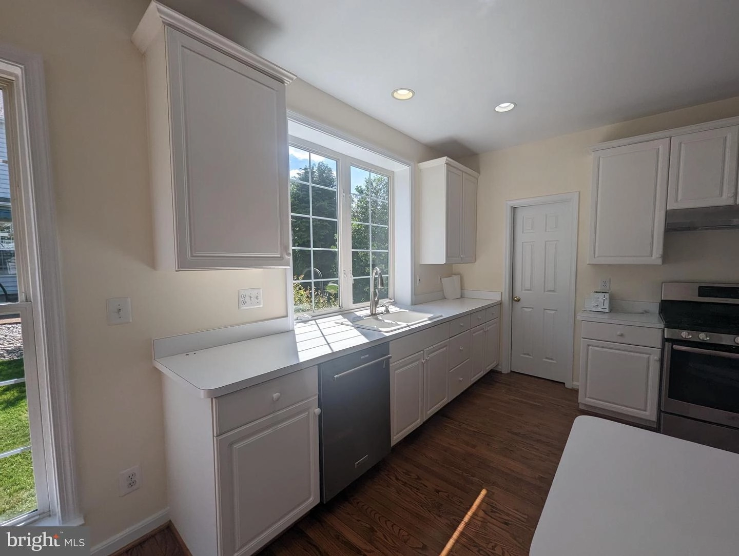 47588 Compton, Sterling, VA 20165 photo 9