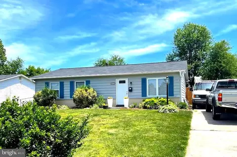 120 N Hickory Rd, Sterling, VA 20164