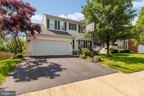 11 Potterfield Dr, Lovettsville, VA 20180