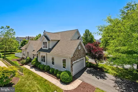 19888 Naples Lakes Ter, Ashburn, VA 20147