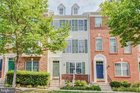 42846 Smallwood Ter, Chantilly, VA 20152