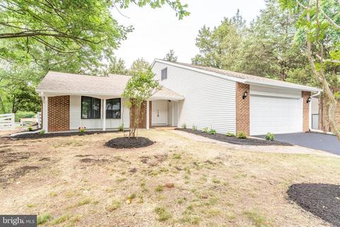 113 Hopeland Ln, Sterling, VA 20164