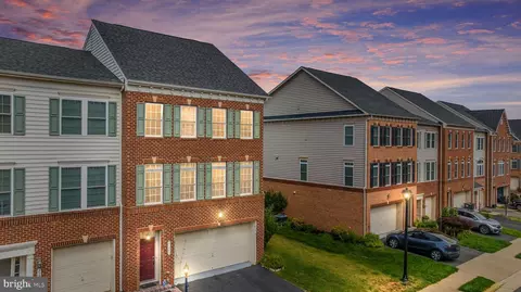 21263 Park Grove Ter, Ashburn, VA 20147