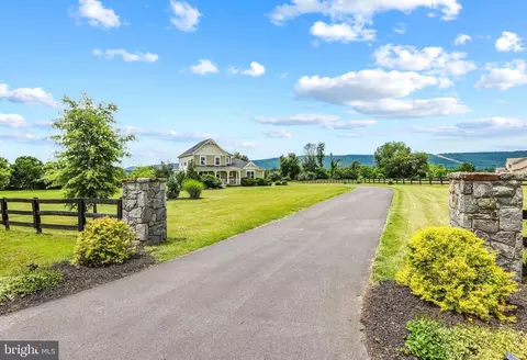 12155 Sunflower Field Pl, Lovettsville, VA 20180