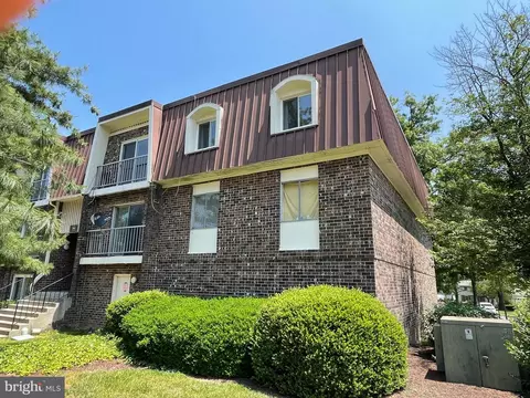 201 N Emory Dr #10, Sterling, VA 20164