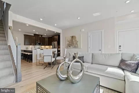 43744 Transit Sq, Ashburn, VA 20147