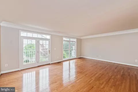 25840 Commons Sq, Chantilly, VA 20152 photo 13