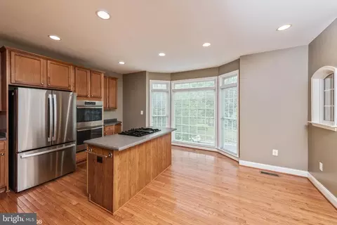 25840 Commons Sq, Chantilly, VA 20152 photo 5