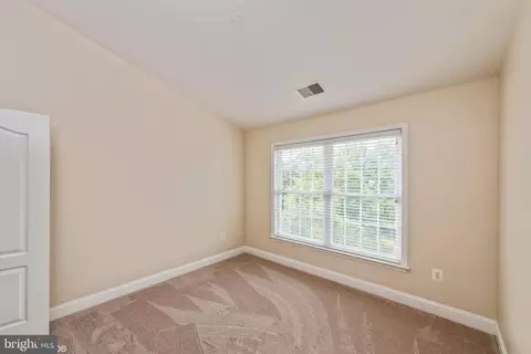 25840 Commons Sq, Chantilly, VA 20152 photo 20