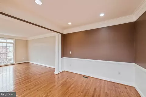 25840 Commons Sq, Chantilly, VA 20152 photo 9