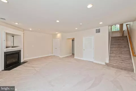 25840 Commons Sq, Chantilly, VA 20152 photo 24