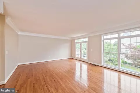 25840 Commons Sq, Chantilly, VA 20152 photo 12