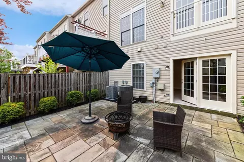 25840 Commons Sq, Chantilly, VA 20152 photo 31