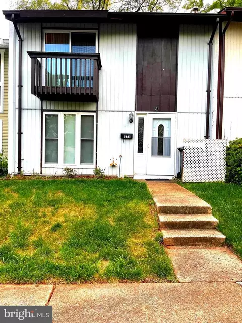 123 Willow Pl, Sterling, VA 20164