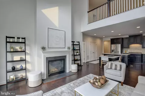 44262 Mimosa Grove Sq, Leesburg, VA 20176