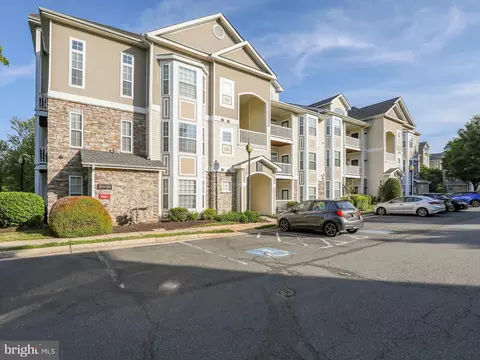 507 Sunset View Ter SE #204, Leesburg, VA 20175