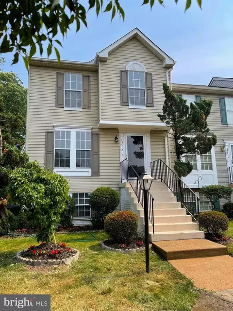 45412 Gable Sq, Sterling, VA 20164