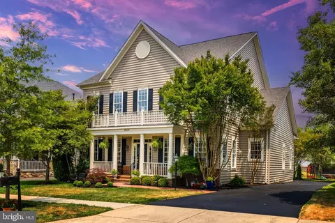 19126 Chartier Dr, Leesburg, VA 20176