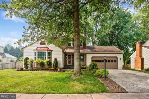 6 Summer Breeze Ct, Sterling, VA 20165