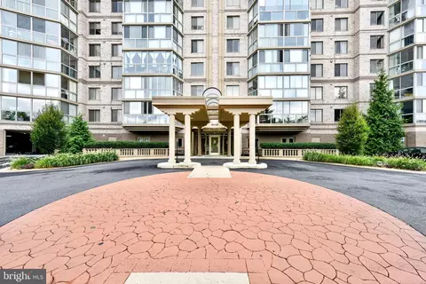 19385 Cypress Ridge Ter #304, Leesburg, VA 20176