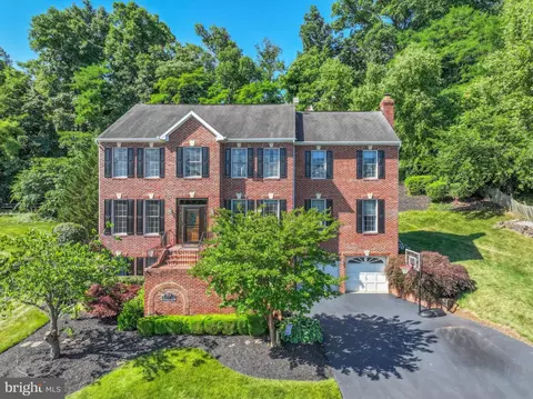 608 Beauregard Dr SE, Leesburg, VA 20175