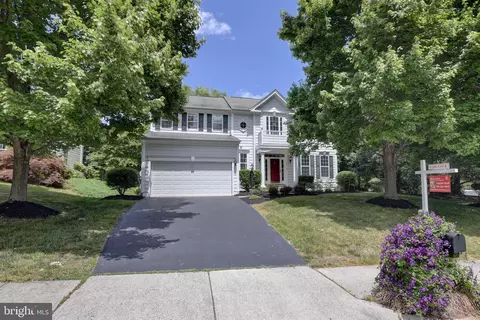 102 Shadetree Way SW, Leesburg, VA 20175