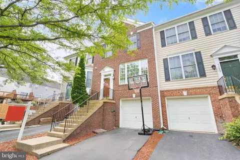 43457 Interval St, Chantilly, VA 20152
