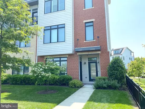 1502 Ribbon Limestone Ter SE, Leesburg, VA 20175