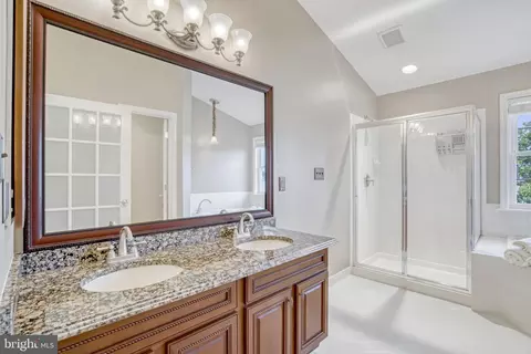 25890 Commons Sq, Chantilly, VA 20152 photo 39