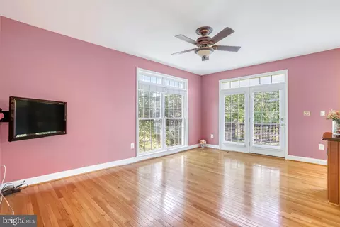 25890 Commons Sq, Chantilly, VA 20152 photo 12
