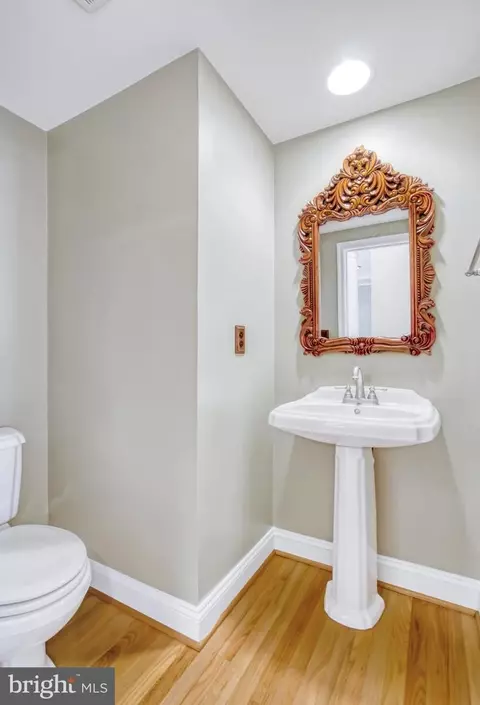 25890 Commons Sq, Chantilly, VA 20152 photo 29