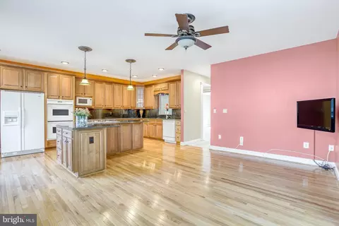 25890 Commons Sq, Chantilly, VA 20152 photo 13