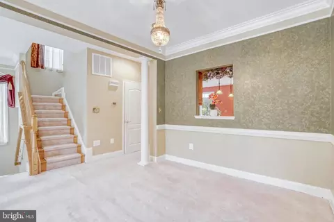 25890 Commons Sq, Chantilly, VA 20152 photo 8