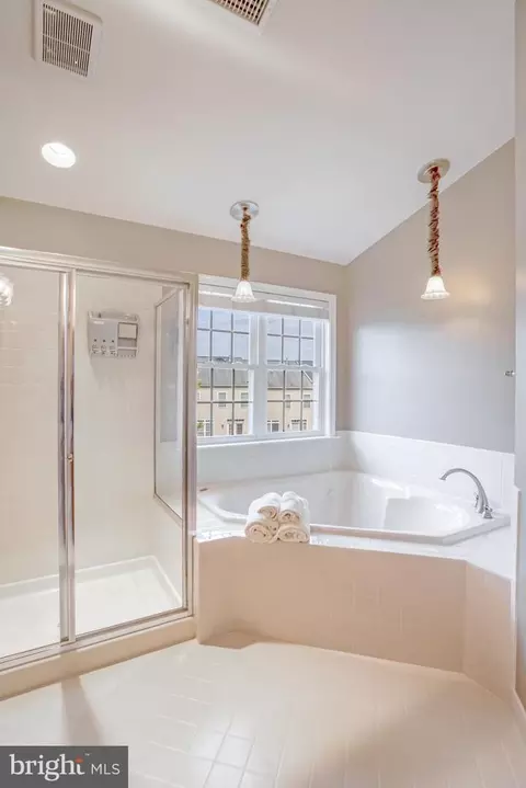 25890 Commons Sq, Chantilly, VA 20152 photo 43