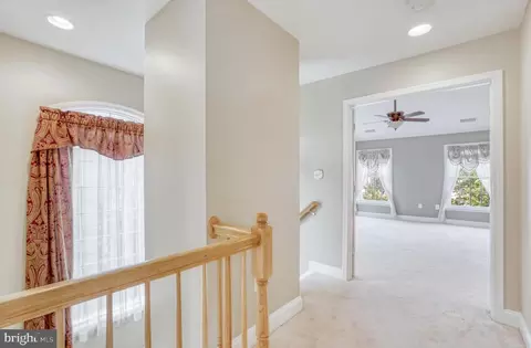 25890 Commons Sq, Chantilly, VA 20152 photo 32