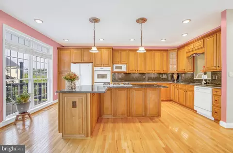 25890 Commons Sq, Chantilly, VA 20152 photo 21