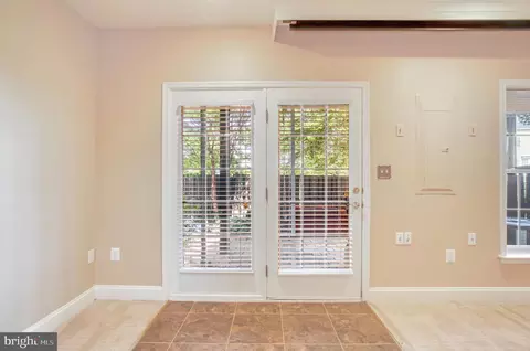 25890 Commons Sq, Chantilly, VA 20152 photo 57