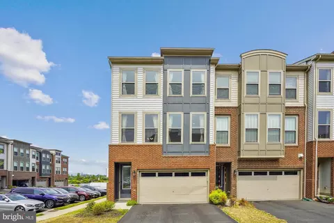 24513 Laurel Thicket Ter, Sterling, VA 20166