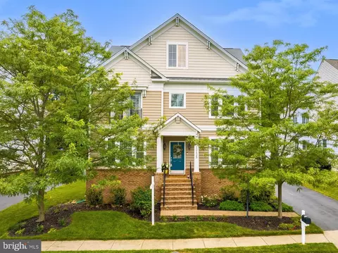 22425 Aging Oak Dr, Leesburg, VA 20175