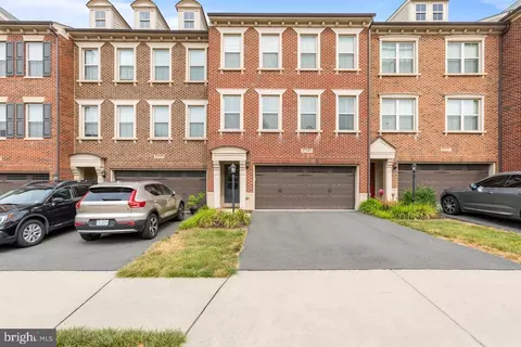23323 Tradewind Dr, Ashburn, VA 20148