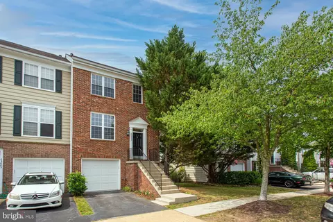 43003 Beachall St, Chantilly, VA 20152