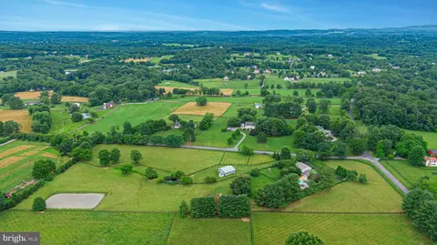 20329 Greggsville Rd, Purcellville, VA 20132